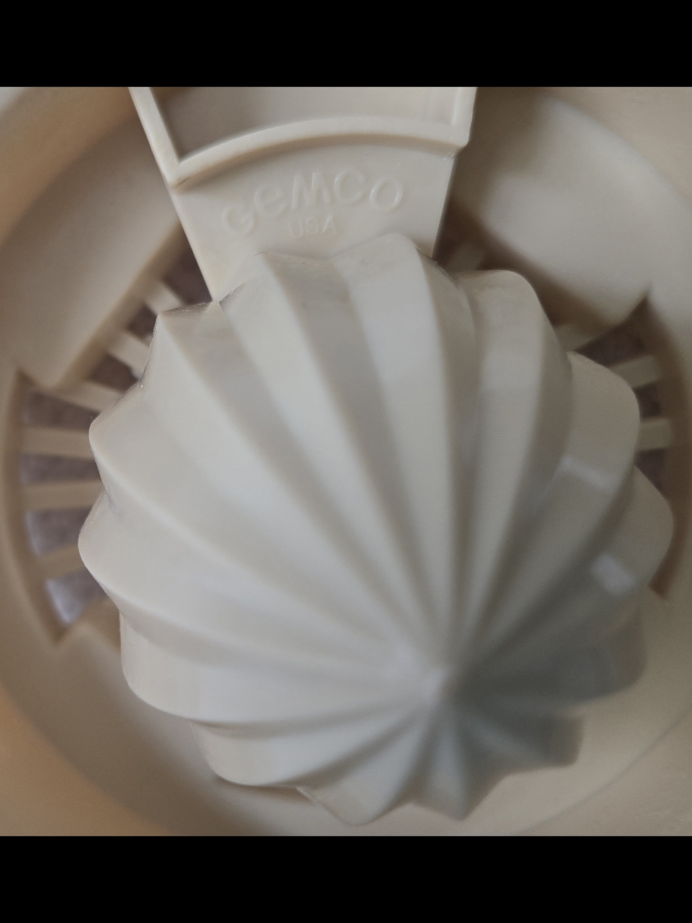 Beige Plastic Citrus Juicer with Glass Base - Picture 2 of 3